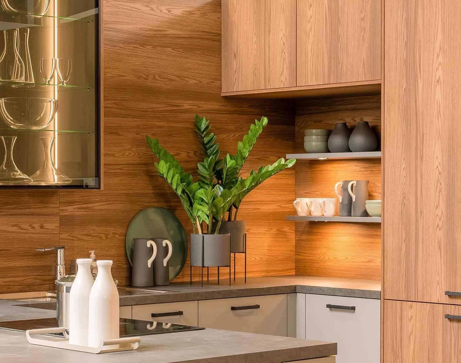 Nieuwe moderne keuken in Brasschaat afgewerkt met kwalitatieve materialen door Rinovato