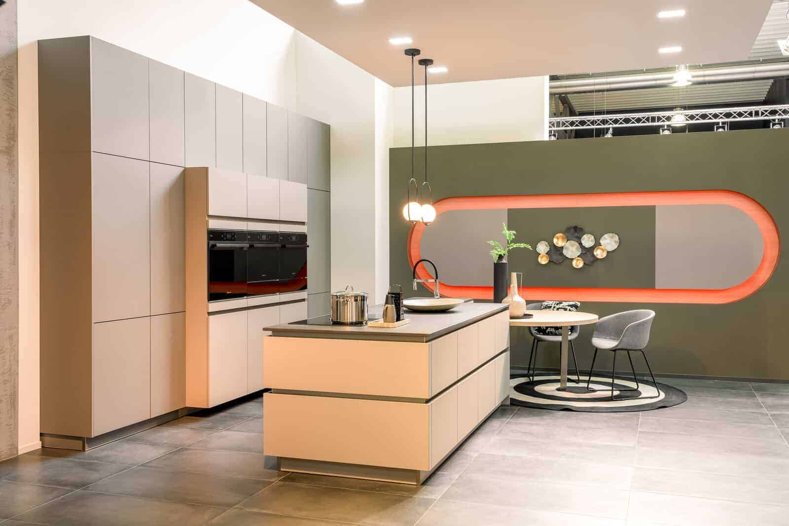 Volledig vernieuwde keuken in Evergem gerealiseerd door Rinovato met moderne afwerking